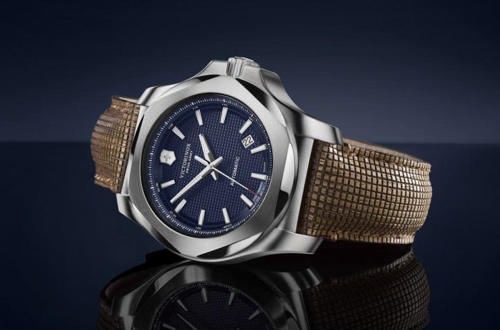 瑞士维氏的I.N.O.X.腕表以粗犷强悍的外型受到市场注意，2018年在系列问世4年后，品牌终于新增了机械机芯款式，以满足更多道地手表迷的胃口