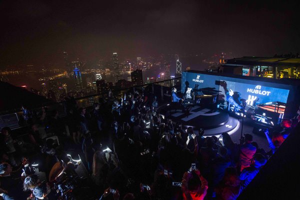 宇舶表在香港正式发布两款郎朗特别版腕表