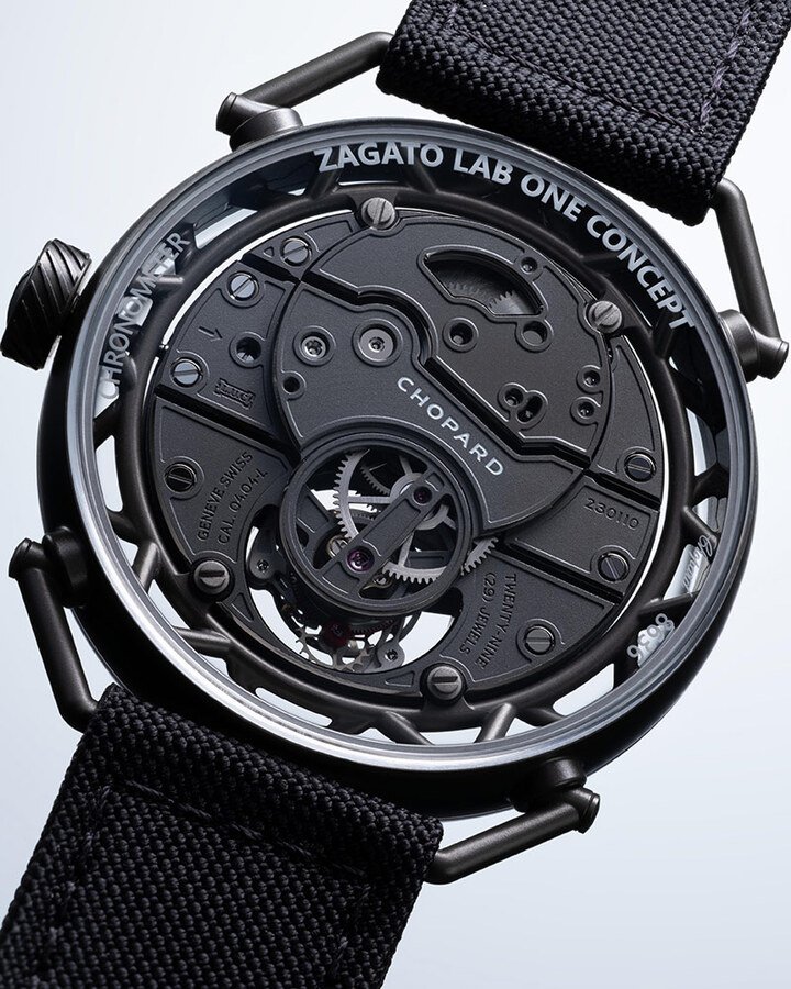 Zagato Lab One Concept 搭载 L.U.C 04.04-L 手动上链机芯，由 207 枚零件组成，配备 29 颗宝石，振频每小时 28,800 次 (4 赫兹)，提供 60 小时动力储存。机芯采用炭灰色陶瓷钛金属桥板及主夹板，搭载飞利浦终端曲线游丝与 Variner® 摆轮，并通过 COSC 认证。