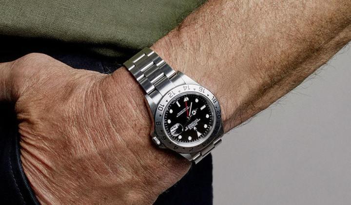 原本在探险时就有戴表习惯的Alain Hubert因缘际会下入手了一款劳力士Explorer II，表款精准耐用的特质让他一试成主顾，日后也与劳力士建立良好合作关系