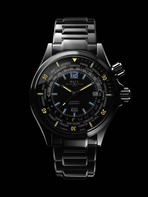 波尔表(BALL Watch)工程师长官升级系列世界时区潜水员自动系列腕表，防水性能300米，创作灵感源自征服及成就感。在可靠的质量及优雅的活力外型背后，蕴藏着巧妙的技术精髓。