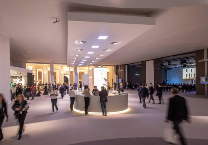 崭新的日内瓦钟表与奇迹表展将分成四大项目，其中The Salon就是传统的展览形式，大会将朝更多元开放的目标改革，不过入场费用与2019年相比也大幅提升