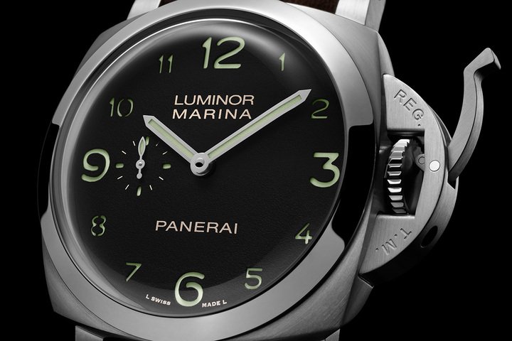 Luminor Marina PAM01759 以当代顶尖的技术打造出经典的复古美学，搭配坚实的 44 毫米不锈钢表壳与圆弧形蓝宝石水晶镜面，重现出沛纳海早期腕表细微却重要的设计。