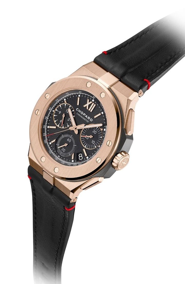 继Only Watch后，萧邦再度于Alpine Eagle系列中使用皮革表带，同时表带还刻意做出中央浮凸的造型，延续系列炼带的传统造型。
