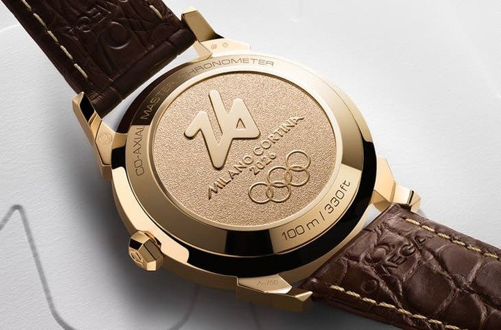 18K Moonshine™金底盖刻有2026年米兰-柯蒂纳戴比索冬季奥运标志，突显手表不俗纪念意义。