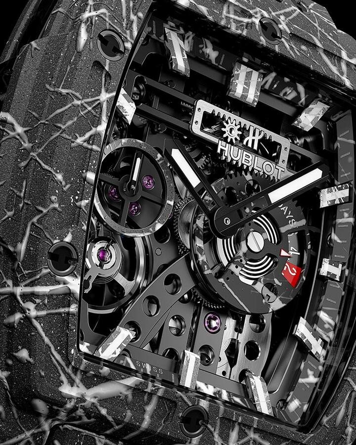 Hublot再次运用在研发材质的实力，为重现城市墙面的质感与粗犷边缘，以混凝土复合材质打造腕表表壳，屏除采用抛光贵金属的传统制表标准，力求彰显艺术家创作时的原始张力。