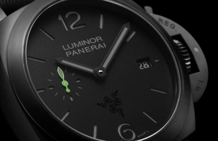 沛纳海和电竞周边品牌RAZER雷蛇共同打造出一款Luminor Quaranta Razer特别版，手表融合了雷蛇公司Logo与配色，看起来别具潮流酷味。