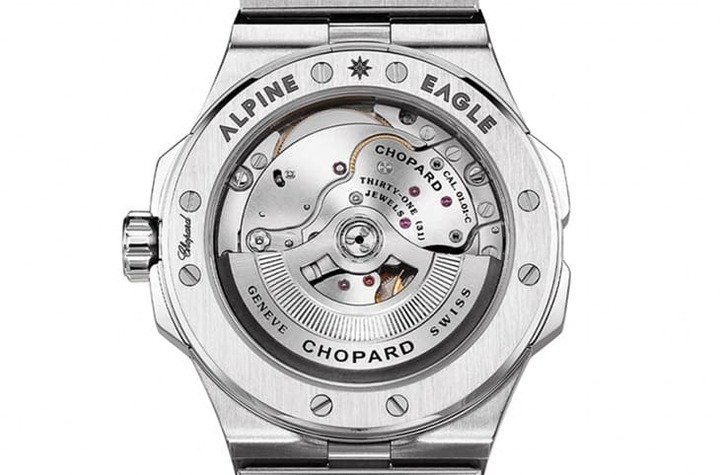 41mm Alpine Eagle大三针搭载的是01.01-C自动机芯，动力储存达60小时，走时品质亦通过COSC认证。