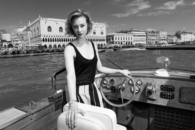 女演员莎拉加顿（Sarah Gadon）配戴积家约会系列腕表