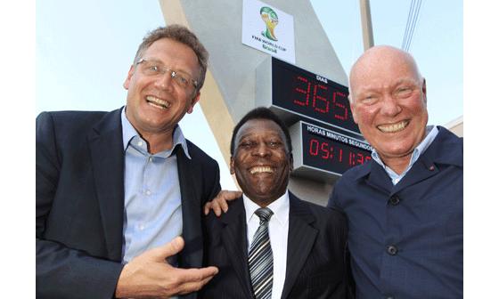 国际足联秘书长杰罗姆·瓦尔克、贝利与比弗先生(从左到右)