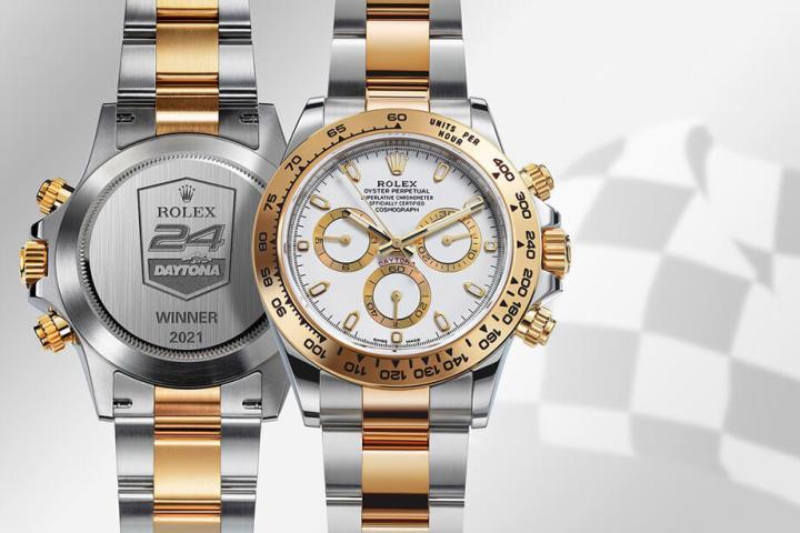 劳力士2021年依旧以半金材质的Daytona 116503做为送给冠军车手的礼物，特别的是手表底盖刻上了赛事Logo与年份以资纪念