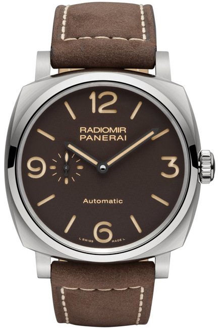 ▲ Radiomir 1940 3 Days Automatic Titanio 3日动力储存自动钛金属腕表PAM00619的防水深度为10 巴（相等于水深约100米），配搭棕色水牛皮表带，表带配有撞色缝线饰边