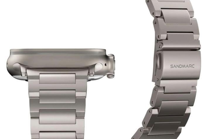 SANDMARC推出的Titanium Edition炼带重量为57克，适用于45～49mm表壳，但主要还是搭配Apple Watch Ultra最合适。Source：SANDARAC