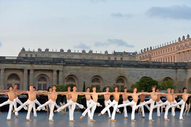  来自瑞士的洛桑贝嘉芭蕾舞团在凡尔赛宫橘园献上一场精彩演出