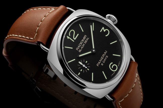  Radiomir Black Seal 8 Days Acciaio 45毫米8日动力储存精钢腕表展现PANERAI简约风范