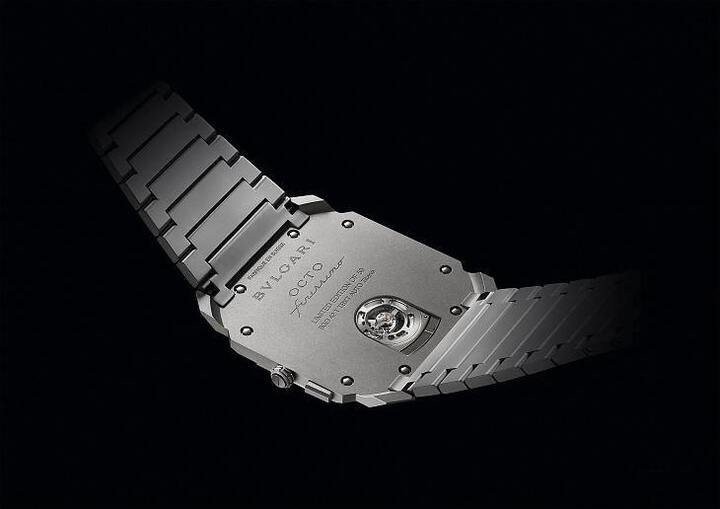 Calibre BVL 288 所搭载的环形自动盘材质为白K金及铝，此两种金属截然不同的密度特性，使环形自动盘能以极其规律的循环摆荡运作