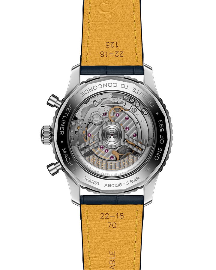 Navitimer B01 Chronograph 43 Tribute to Concorde 表背镌刻 "One of 593"、"Tribute to Concorde"、"Jetliner" 及 "Mach 2"，象征突破音速的飞行里程碑，也象征人类对极速永不止息的渴望。