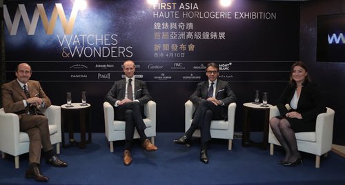 （由左至右）Richard Mille首席执行官Richard Mille，Audemars Piguet爱彼（香港）首席执行官 David von Gunten，Richemont历峰集团亚太区首席执行官Alain Li 以及瑞士高级制表基金会主席 & 常务董事 Fabienne Lupo