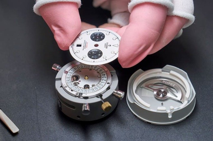 在帝舵新厂内可以包办所有制表流程，从手表的组装到测试都能在此妥善处理。