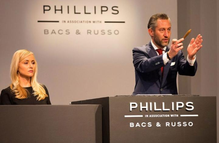 2017年Paul Newman的Daytona 6239在Philips Watches以天价成交，成为全球最昂贵腕表