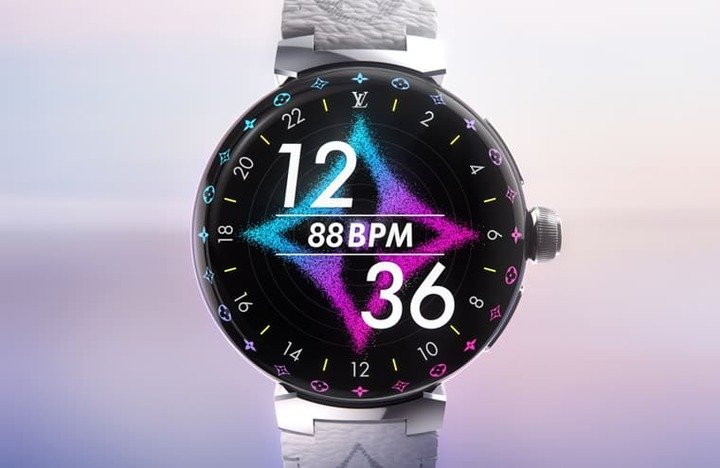 继2019年后，路易威登发表第三代智能表作品Tambour Horizon Light Up，腕表无论内外在都呈现出焕然一新的样貌。