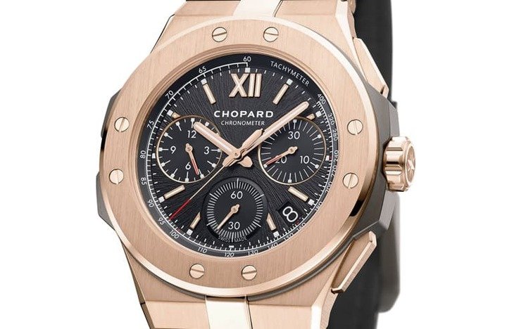 Alpine Eagle XL Chrono采用符合伦理道德标准的金质和陶瓷钛金属表壳，这是系列前所未有的新尝试。