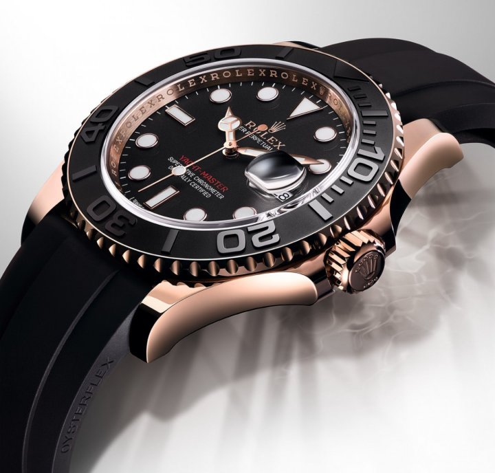 2015年最先搭配ROLEX Oysterflex胶带的Yacht-Master