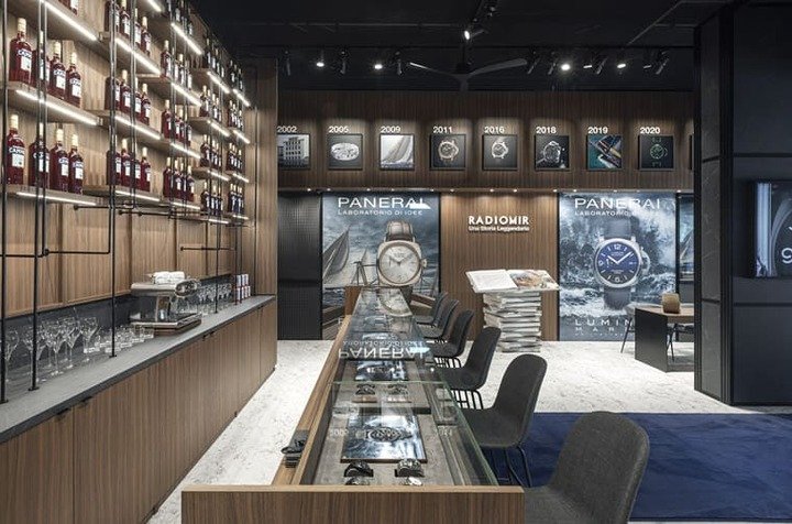 沛纳海为第61届米兰国际家具展的官方计时品牌，在新米兰国际展览中心的展场中，沛纳海也特别打造了一间快闪店。