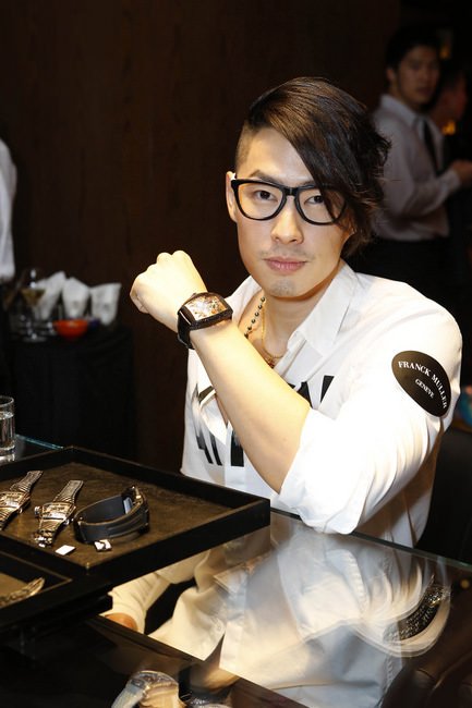 吴建豪佩戴了FRANCK MULLER® 的Giga Tourbillon腕表出席FRANCK MULLER®旗舰店开幕典礼