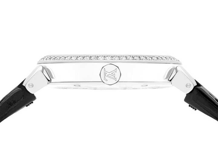 Tambour Slim腕表源自路易威登招牌腕表系列Tambour，其鼓状表壳被修改得更为纤薄，佩戴舒适度进一步优化。