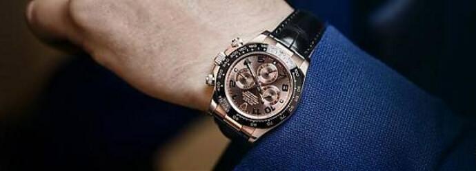 Cosmograph Daytona是Guerdat最喜欢的一只腕表，该表除了曾与他共同缔造马术生涯的傲人成就，也蕴含许多他平日生活的点滴回忆，是与他密不可分的重要物件