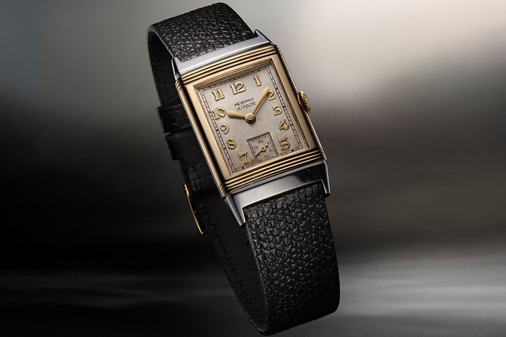 1936 年珍罕的 Reverso 翻转系列腕表双色精钢和 9K 黄金款，搭载积家首枚专为此系列研发的自制机芯 —— 410 型机械机芯。