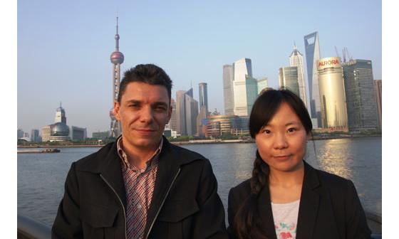 Europa Star名表世界上海事务所负责人胡克先生（左）和他的助理姜虹