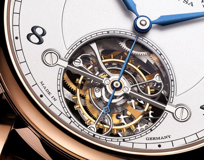  1815 TOURBILLON 的表面