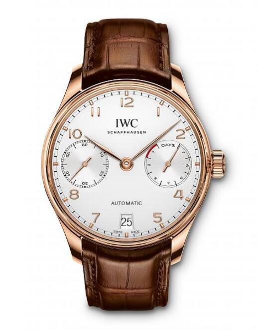 IWC万国表葡萄牙自动腕表（型号：IW500701） 18k红金表壳/直径42.3毫米/自动上链机芯/动力储存显示，日期显示/摆陀饰以18K金质徽章/防水3巴/参考价162,000人民币