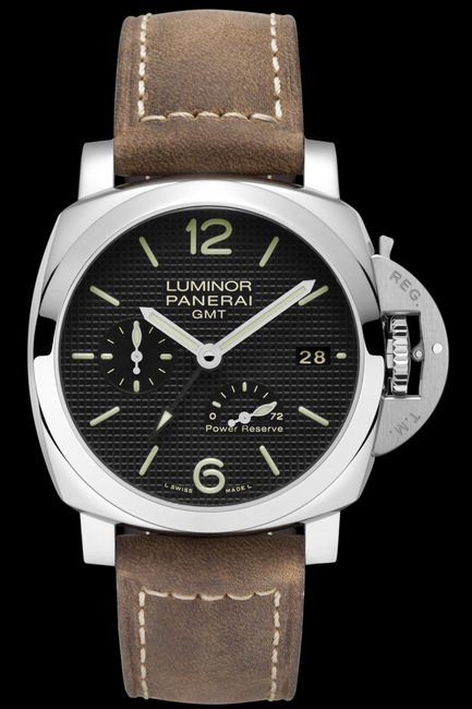 PANERAI PAM00537／沛纳海P.9002自动上链机械机芯，完全由 沛纳海研制。／直径42毫米，AISI 316L抛光精钢。 ／ 防水100米