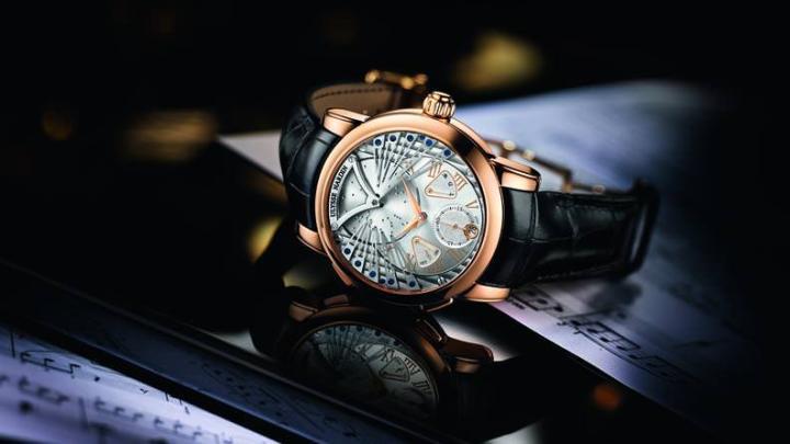 此大师级腕表艺术品耗时超过5年时间完成，将音乐与时间、美学与功能完美融合