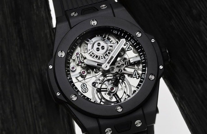 宇舶采用黑色陶瓷打造Big Bang Tourbillon，再度诠释全黑时尚型格。