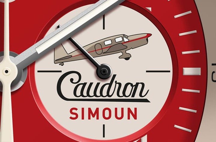 面盘3点方向的小秒盘印上Caudron Simoun飞机插画图案，让人注意到手表特殊的设计渊源。
