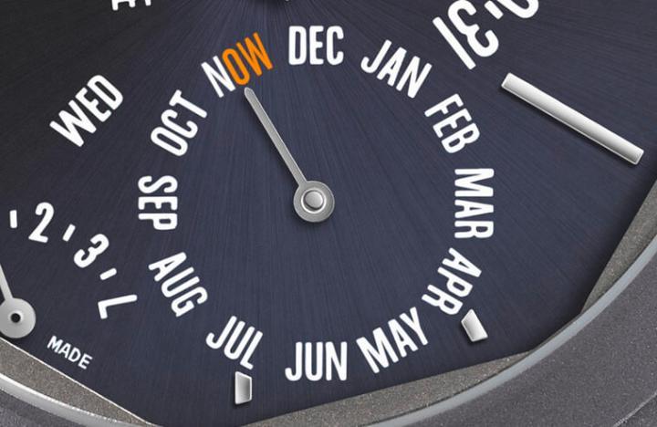 面盘右下角的月份显示特别将11月的缩写后两个字母改为橘色的”OW”，借此呼应手表的公益主题