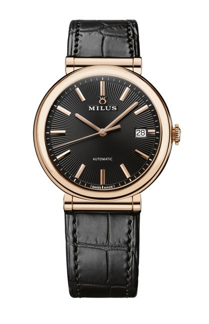 Zetios Classic腕表（ZETK400）鳄鱼皮表带更以两枚圆形表耳连接外壳，让父亲佩戴时更感舒适，必能让爸爸爱不释手