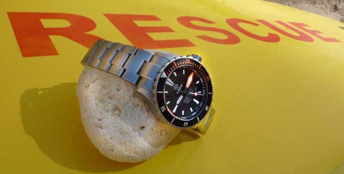 TWCO的首款腕表是Sea Rescue Diver潜水表