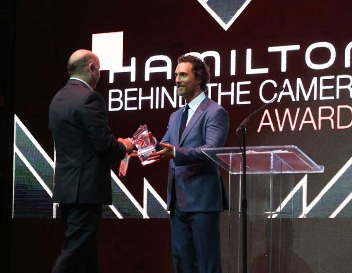 2018年第十届的汉米尔顿幕后英雄盛典年奖，品牌将Jazzmaster Regulator Cinema作为赠与得奖者的礼物，别具纪念意义