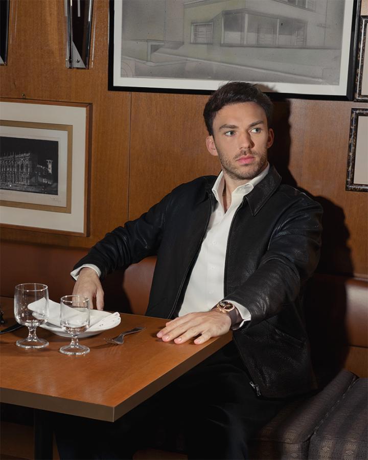 Alpine F1 赛车手 Pierre Gasly 佩戴疾速者陀飞轮腕表 “Pierre Gasly” 特别版。