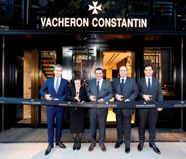 （左至右）江诗丹顿全球市场总监Julien Marchenoir、江诗丹顿东京银座专卖店经理Asako Mori、江诗丹顿全球行政总裁陶睿思、江诗丹顿日本行政总裁Vincent Gouget、江诗丹顿国际事务总监Yann Bouillonnec