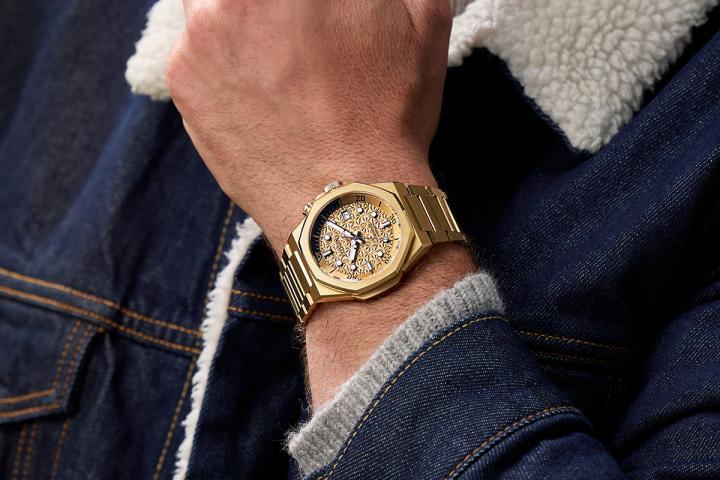 NB6062-52P 以香槟金为主基调，表盘细致的几何纹路，勾勒出奢华洗练的都会风。