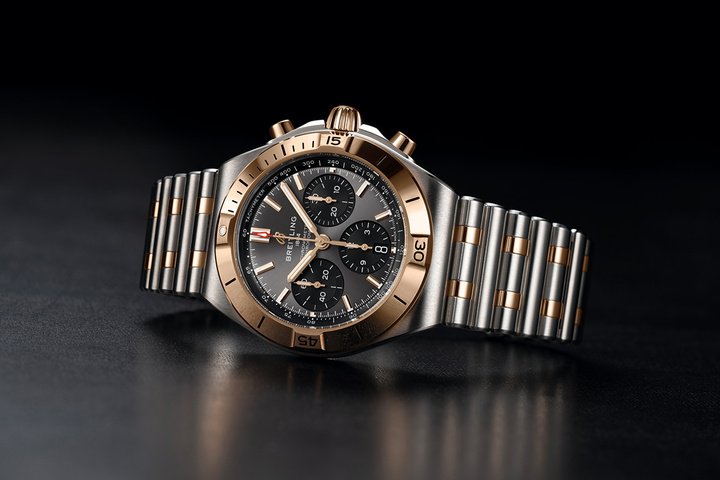 Chronomat B01 42 计时腕表
