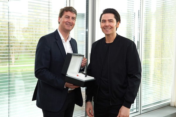 IWC万国表瑞士董事总经理 Linus Fuchs与Nenad Mlinarevic合影