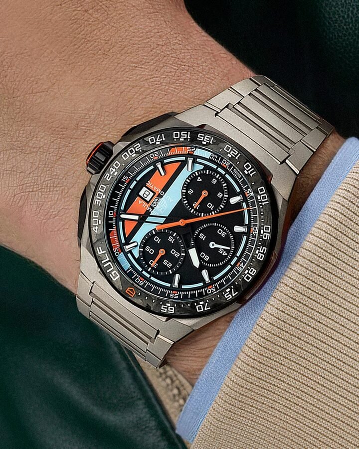 泰格豪雅 TAG Heuer 推出 TAG Heuer Formula 1 x Gulf 限量版计时腕表，为品牌与海湾石油 (Gulf Oil) 第四度联名力作。