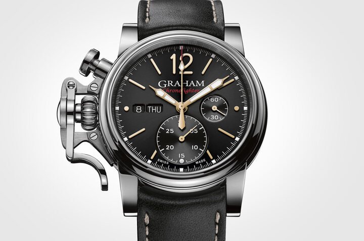 Chronofighter Vintage为这强烈加入古典的设计线条，搭配洋葱头表冠，令刚强奔放的表身线条，加入古典怀旧，带些蒸气庞克的韵味